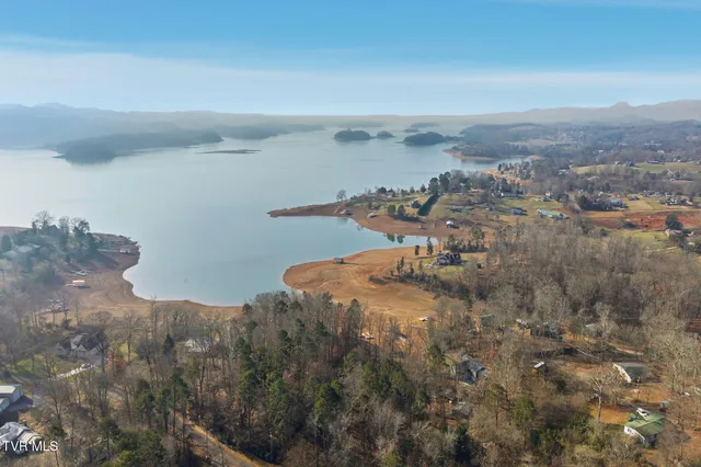 $949,900 | 1804 Cherokee Drive, Bean Station, TN 37708