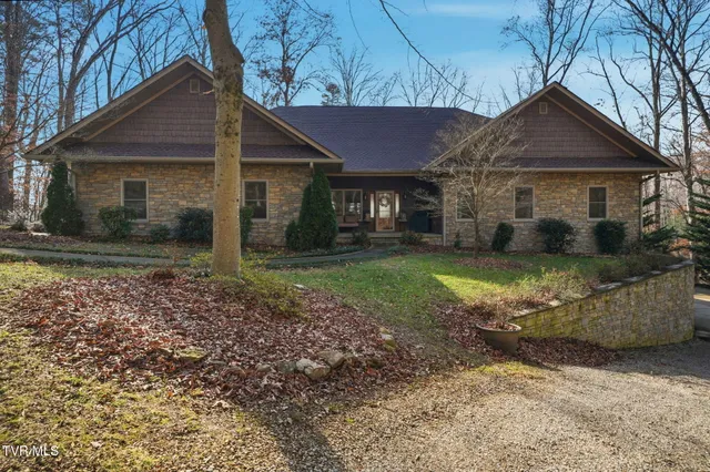 $949,900 | 1804 Cherokee Drive, Bean Station, TN 37708