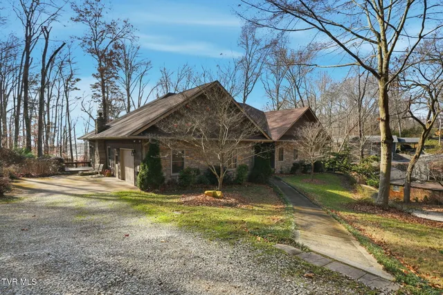 $949,900 | 1804 Cherokee Drive, Bean Station, TN 37708