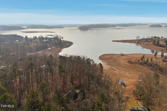 $949,900 | 1804 Cherokee Drive, Bean Station, TN 37708