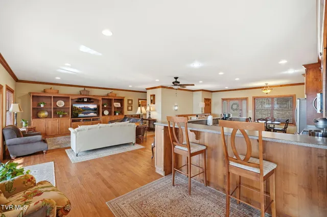 $949,900 | 1804 Cherokee Drive, Bean Station, TN 37708