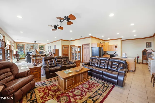 $949,900 | 1804 Cherokee Drive, Bean Station, TN 37708