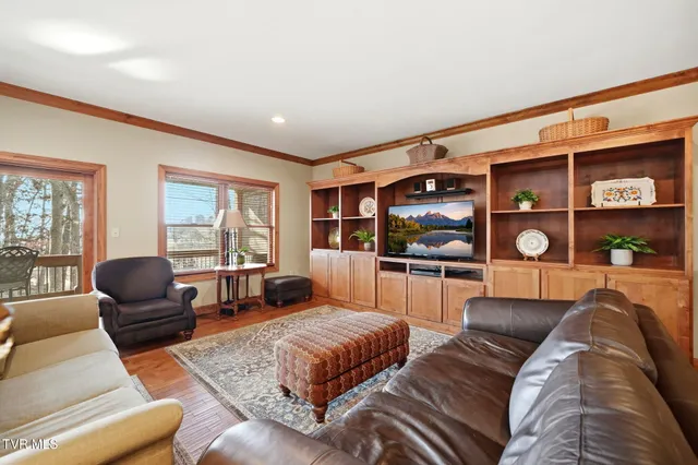 $949,900 | 1804 Cherokee Drive, Bean Station, TN 37708