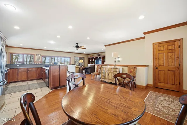 $949,900 | 1804 Cherokee Drive, Bean Station, TN 37708