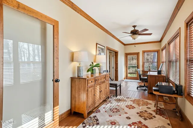 $949,900 | 1804 Cherokee Drive, Bean Station, TN 37708