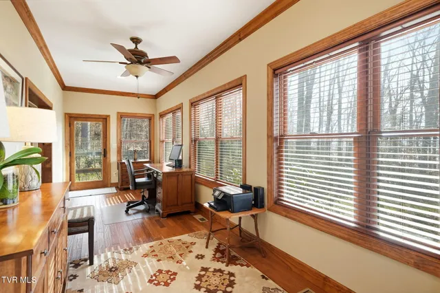 $949,900 | 1804 Cherokee Drive, Bean Station, TN 37708