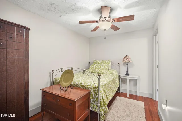 $949,900 | 1804 Cherokee Drive, Bean Station, TN 37708