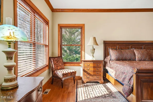 $949,900 | 1804 Cherokee Drive, Bean Station, TN 37708