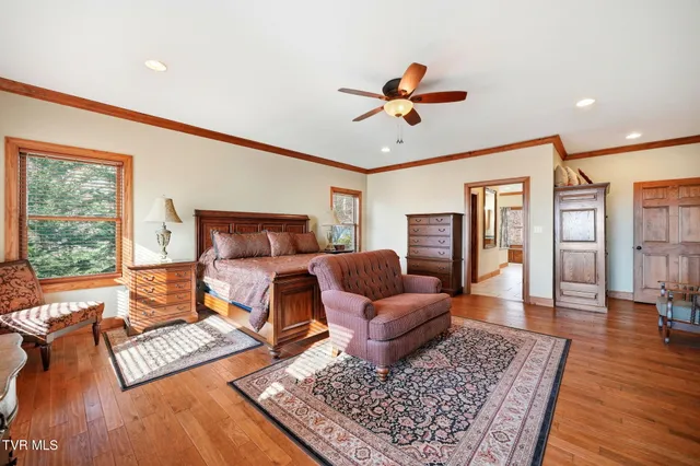 $949,900 | 1804 Cherokee Drive, Bean Station, TN 37708