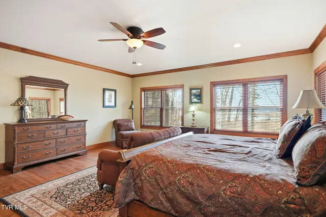 $949,900 | 1804 Cherokee Drive, Bean Station, TN 37708