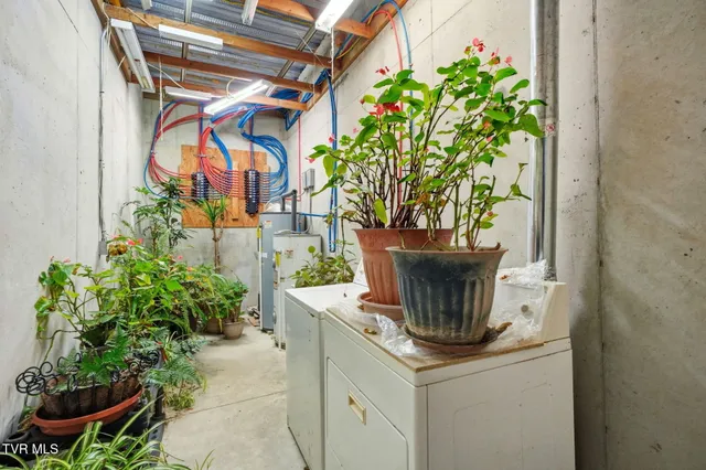 $949,900 | 1804 Cherokee Drive, Bean Station, TN 37708