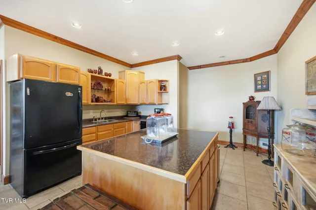 $949,900 | 1804 Cherokee Drive, Bean Station, TN 37708