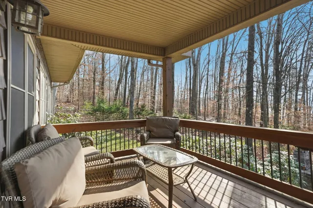 $949,900 | 1804 Cherokee Drive, Bean Station, TN 37708