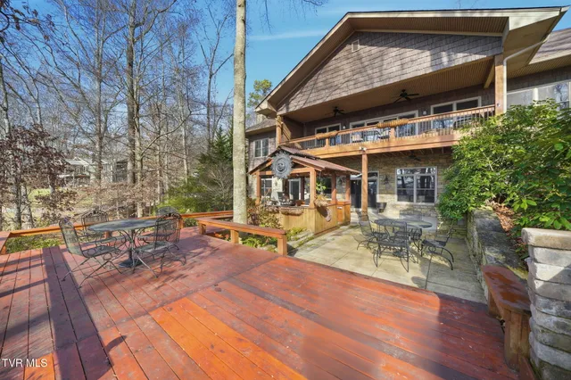 $949,900 | 1804 Cherokee Drive, Bean Station, TN 37708