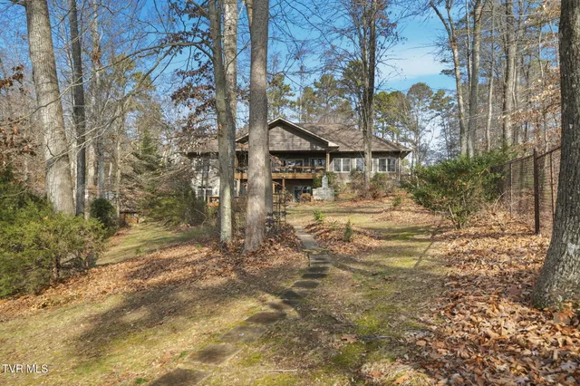 $949,900 | 1804 Cherokee Drive, Bean Station, TN 37708