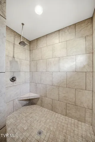 $949,900 | 1804 Cherokee Drive, Bean Station, TN 37708