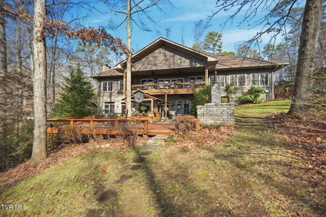 $949,900 | 1804 Cherokee Drive, Bean Station, TN 37708