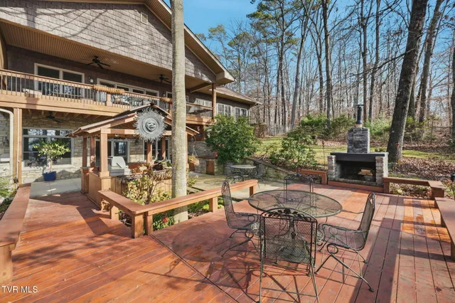 $949,900 | 1804 Cherokee Drive, Bean Station, TN 37708