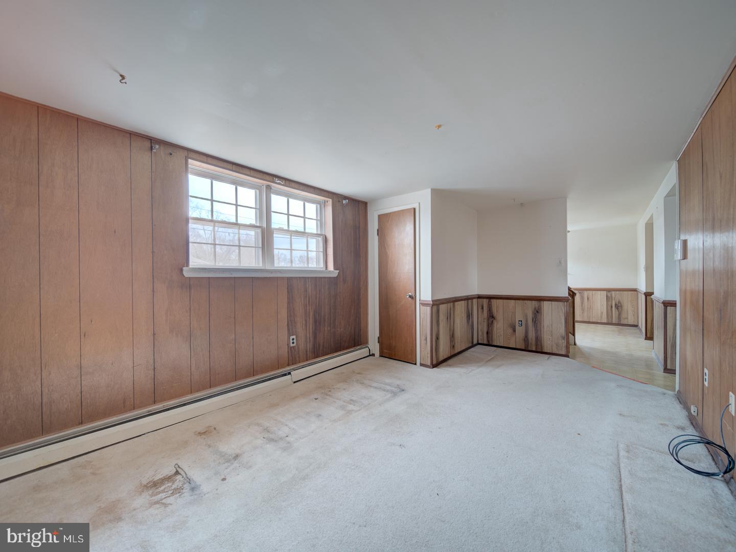 15140 Georgia Road Woodbridge, VA 22191 - Photo 32 of 37 an empty room with windows