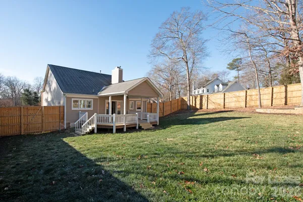 $3,300 | 2430 Willowbrook Drive, Matthews, NC 28104