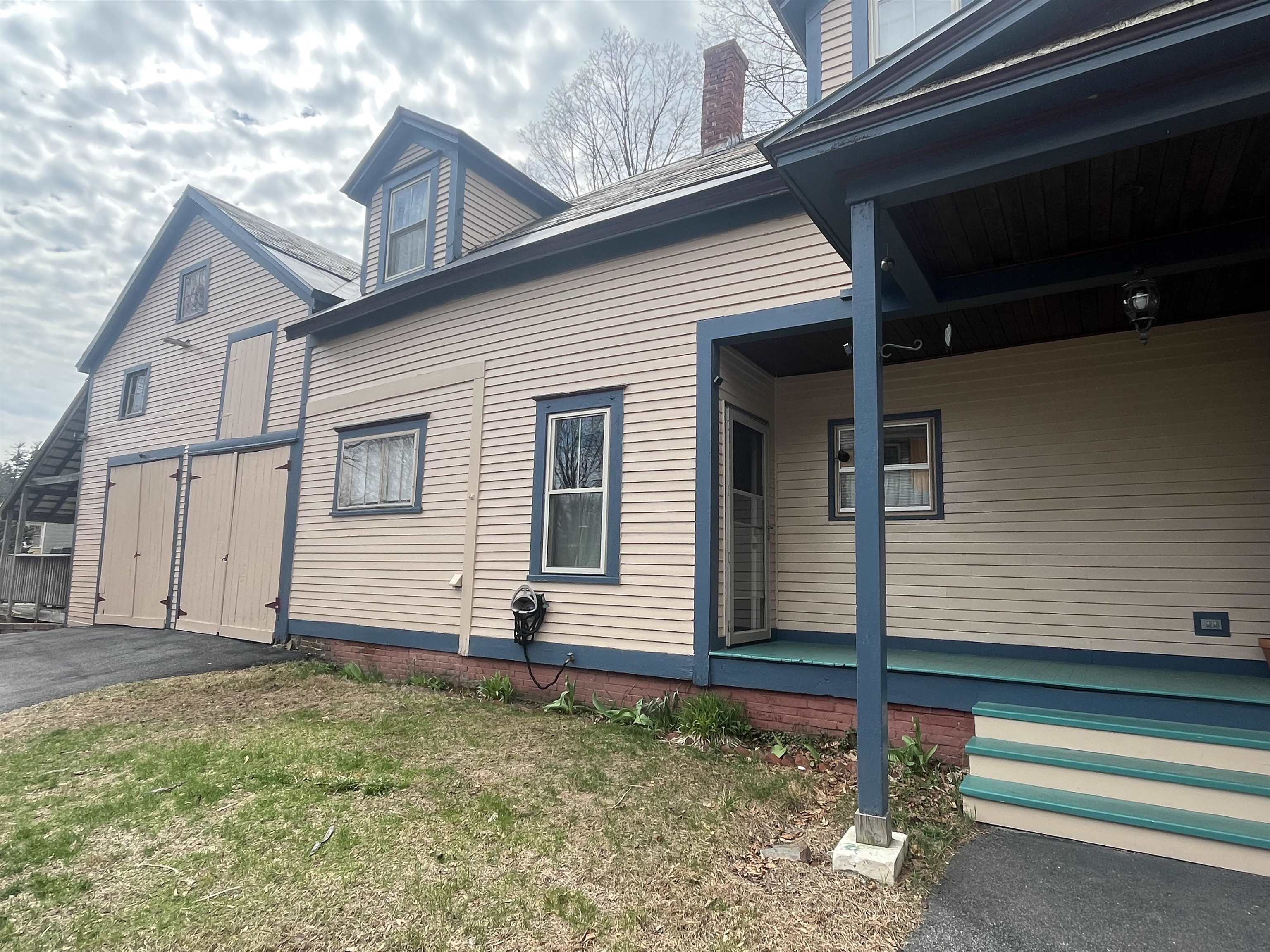 24 School Street Rockingham, VT 05101 - Photo 4 of 56