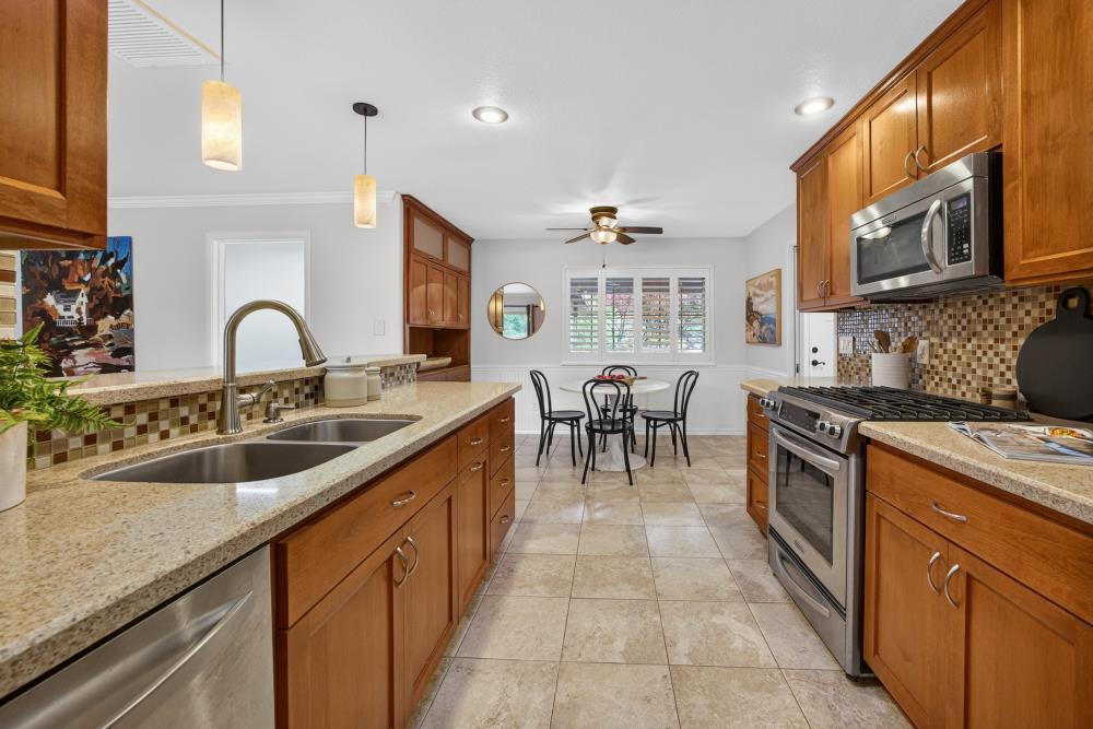 672 Clipper Way Sacramento, CA 95831 - Photo 7 of 27