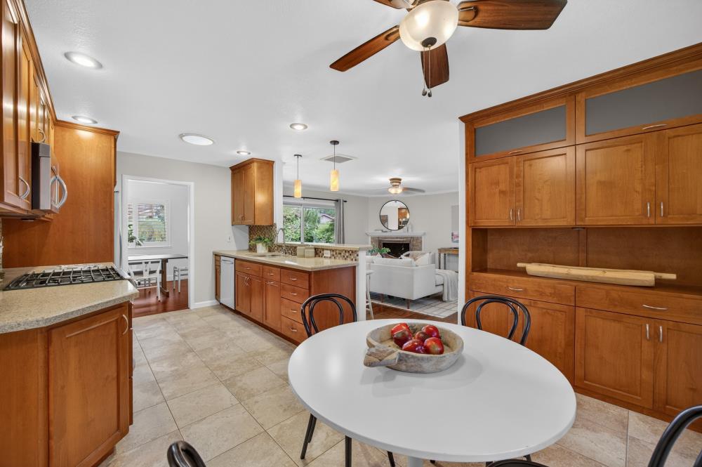 672 Clipper Way Sacramento, CA 95831 - Photo 9 of 27