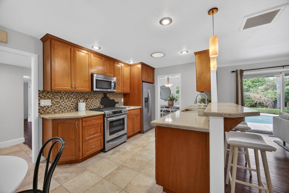 672 Clipper Way Sacramento, CA 95831 - Photo 10 of 27