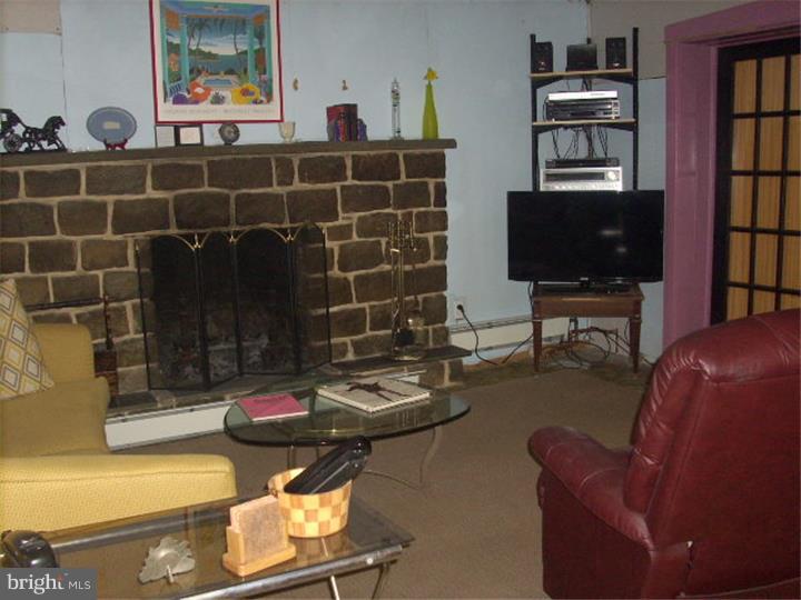 303 Forklanding Road Cinnaminson, NJ 08077 - Photo 8 of 22 Gallery Image 8