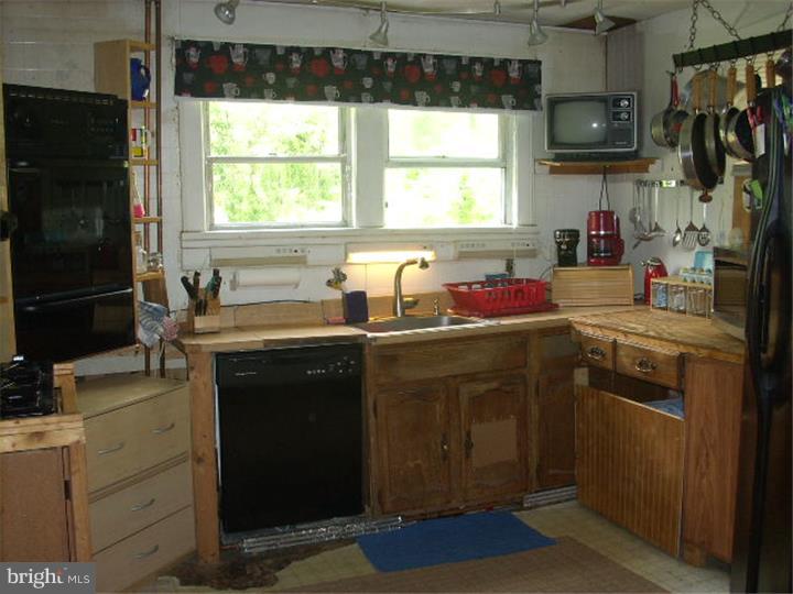 303 Forklanding Road Cinnaminson, NJ 08077 - Photo 10 of 22 Kitchen