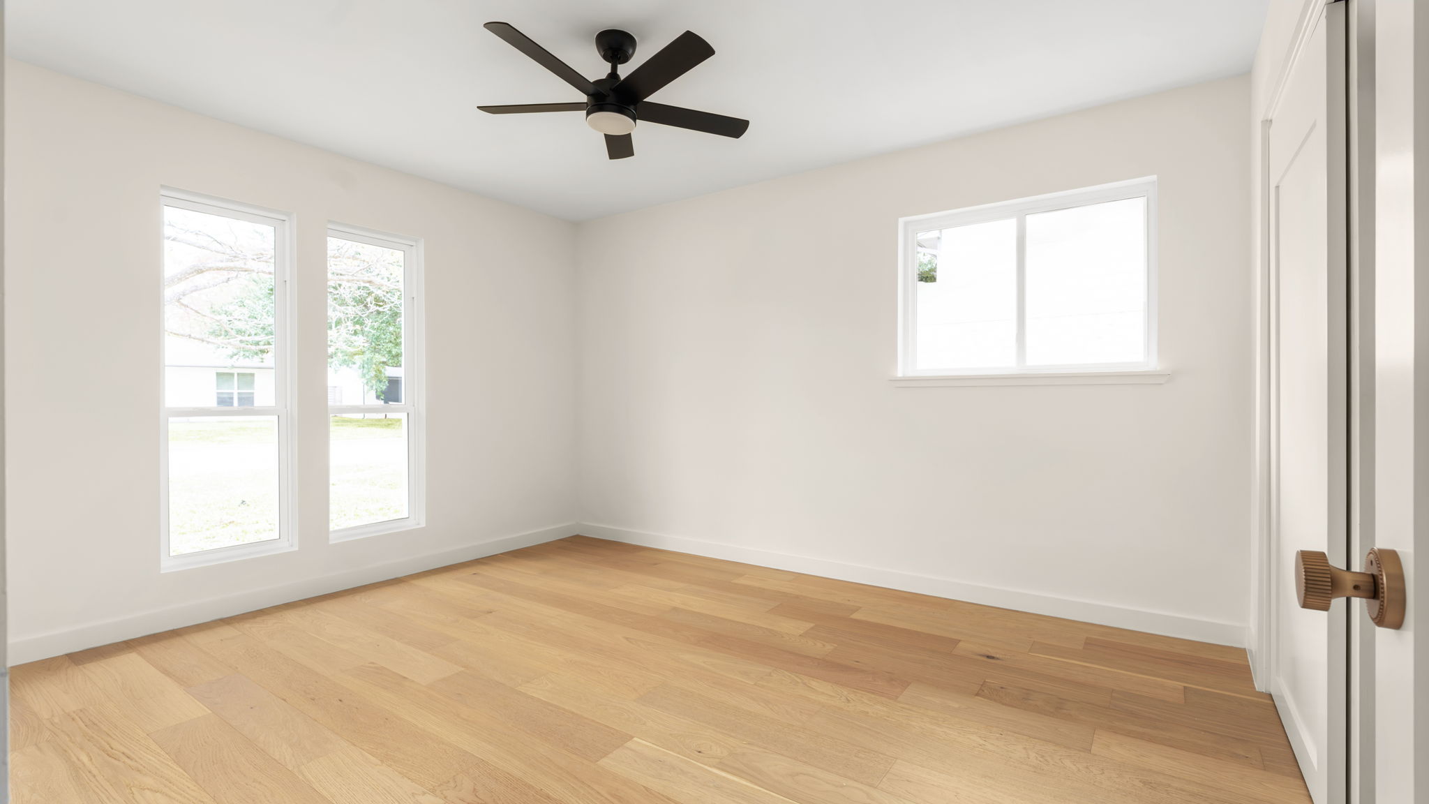 3101 Val Drive Austin, TX 78723 - Photo 33 of 40 an empty room with a window and a fan