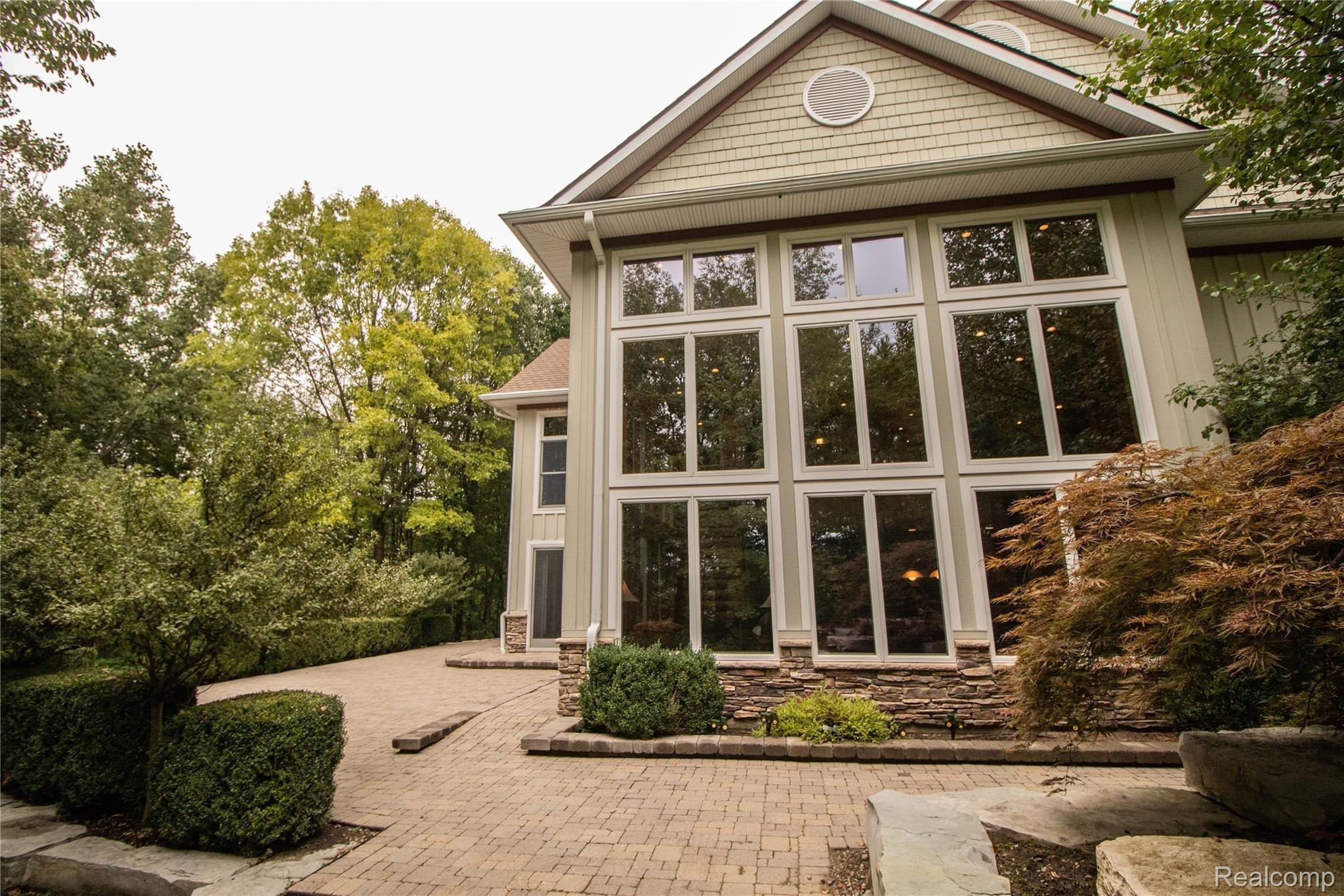 7488 Crofoot Road Fowlerville, MI 48836 - Photo 34 of 45 7488 crofoot - outside 3.jpg