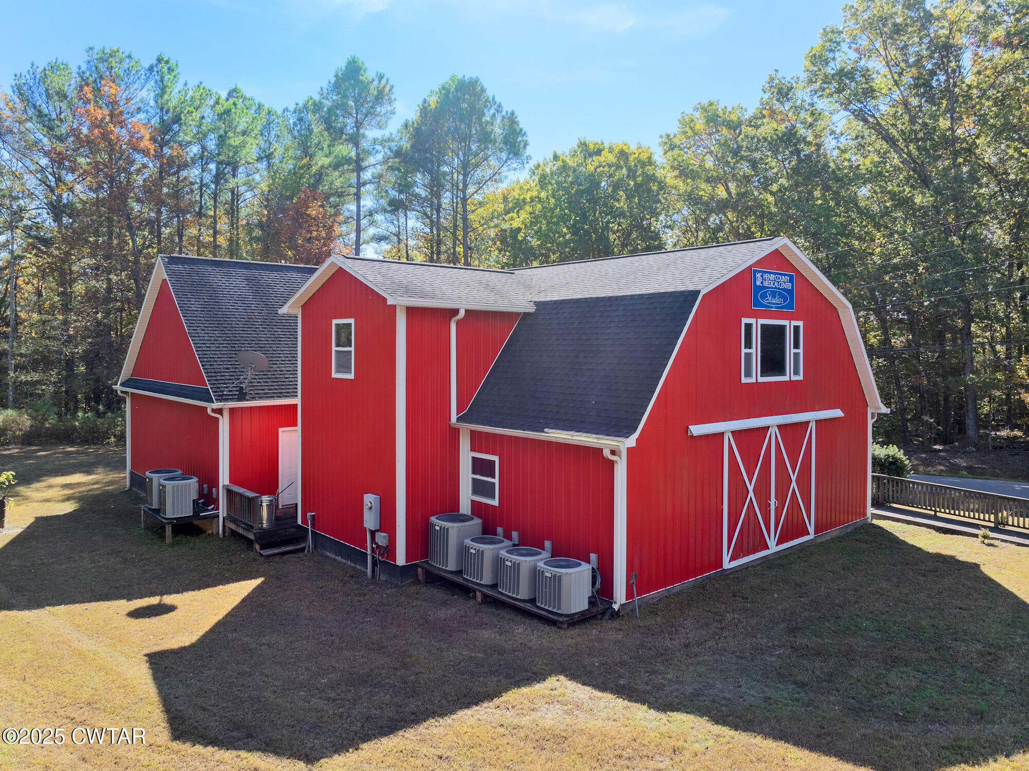 215 Baker Road Huntingdon, TN 38344 - Photo 1 of 35 DJI_20251104131325_0748_D