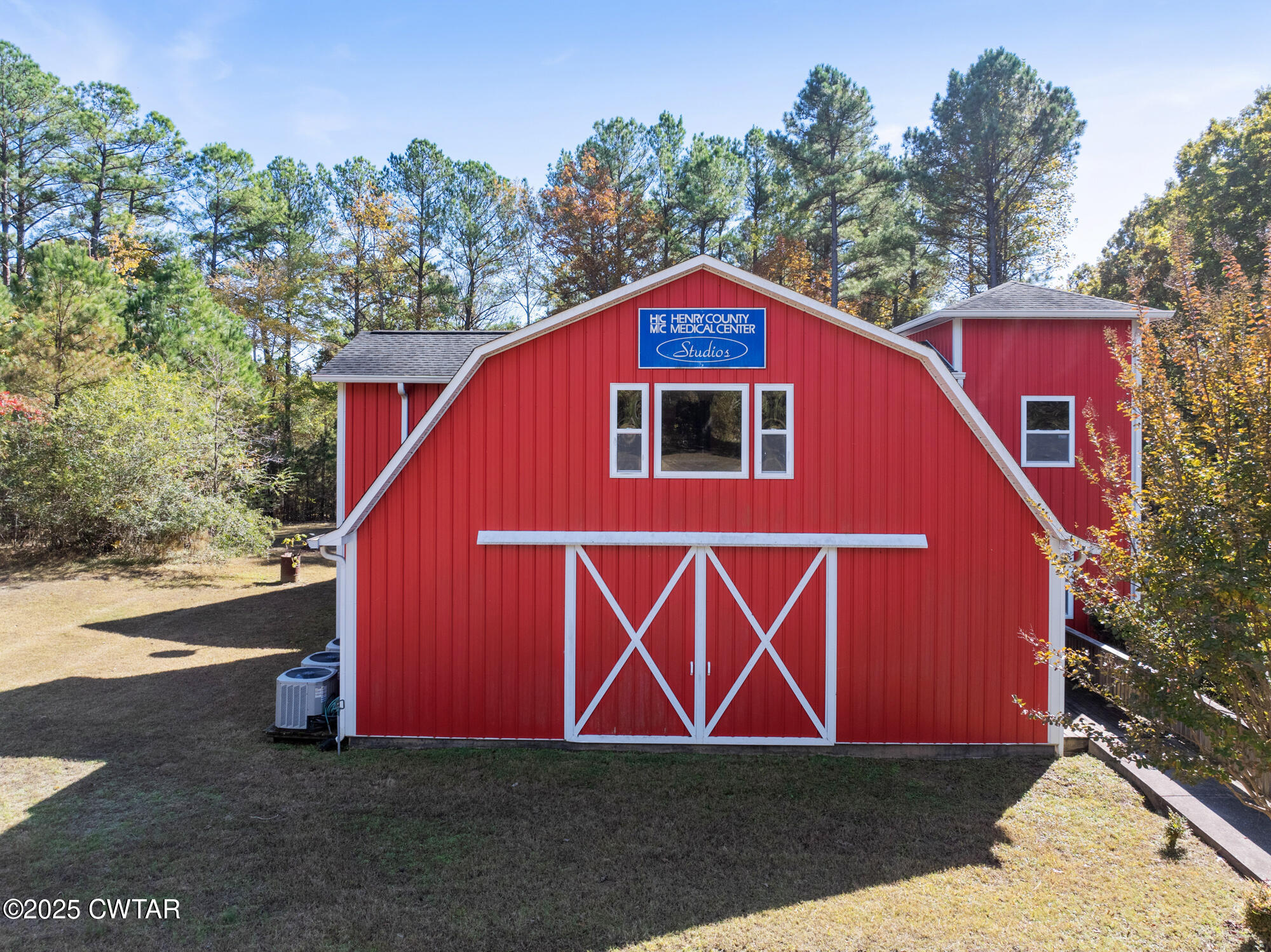 215 Baker Road Huntingdon, TN 38344 - Photo 2 of 35 DJI_20251104131307_0747_D