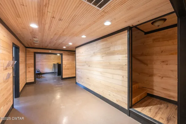 $499,000 | 215 Baker Road, Huntingdon, TN 38344