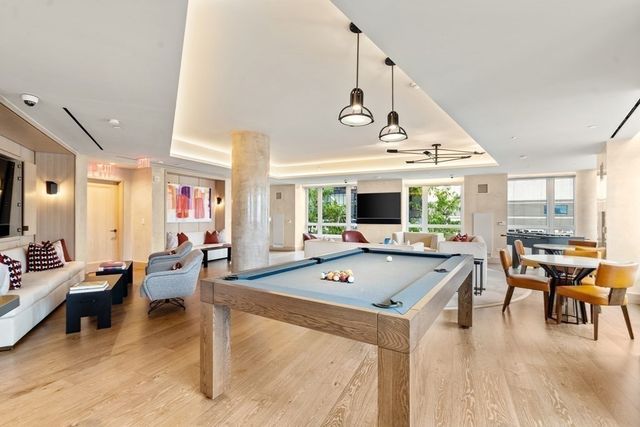 $1,400,000 | 100 Lovejoy Wharf, Unit 5C, Boston, MA 02114