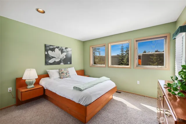 $1,248,000 | 11 Guye Peak Lane, Snoqualmie Pass, WA 98068