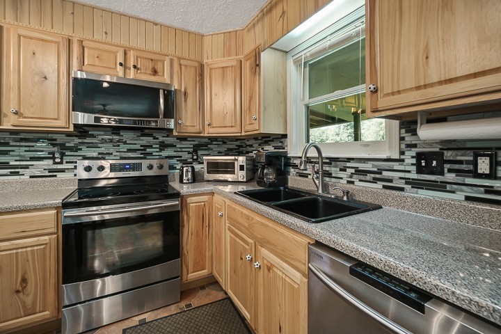 1485 River Road Celina, TN 38551 - Photo 31 of 47 Gallery Image 31