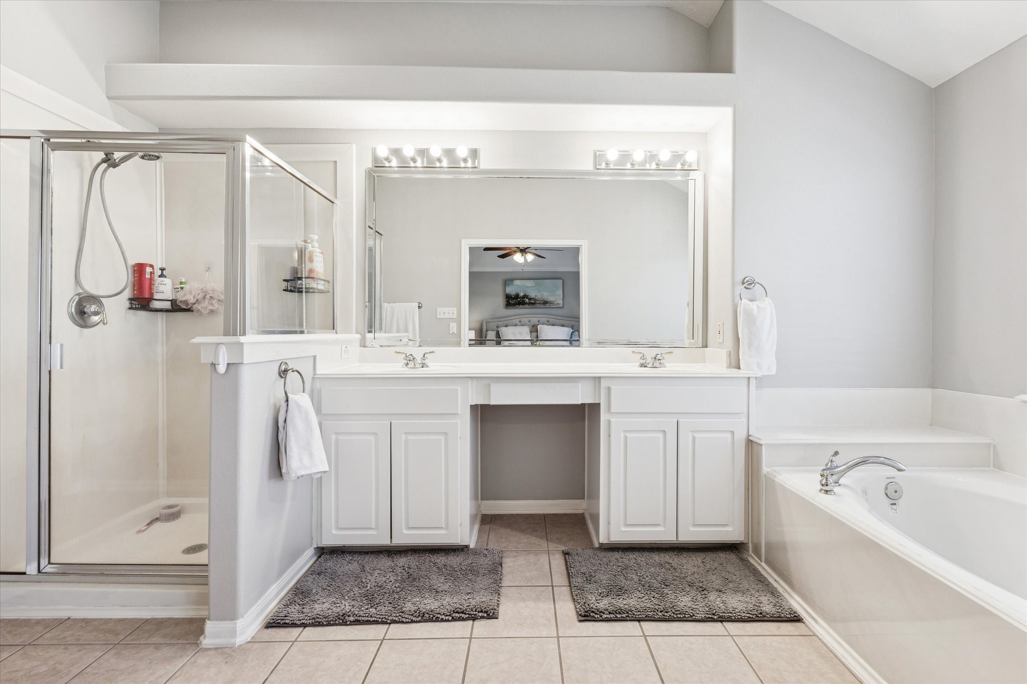 1802 Stacy Falls Houston, TX 77008 - Photo 13 of 21 Separate shower.