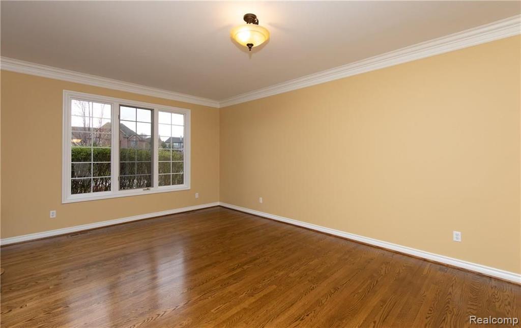 1056 Autumnview Drive Rochester, MI 48307 - Photo 6 of 44