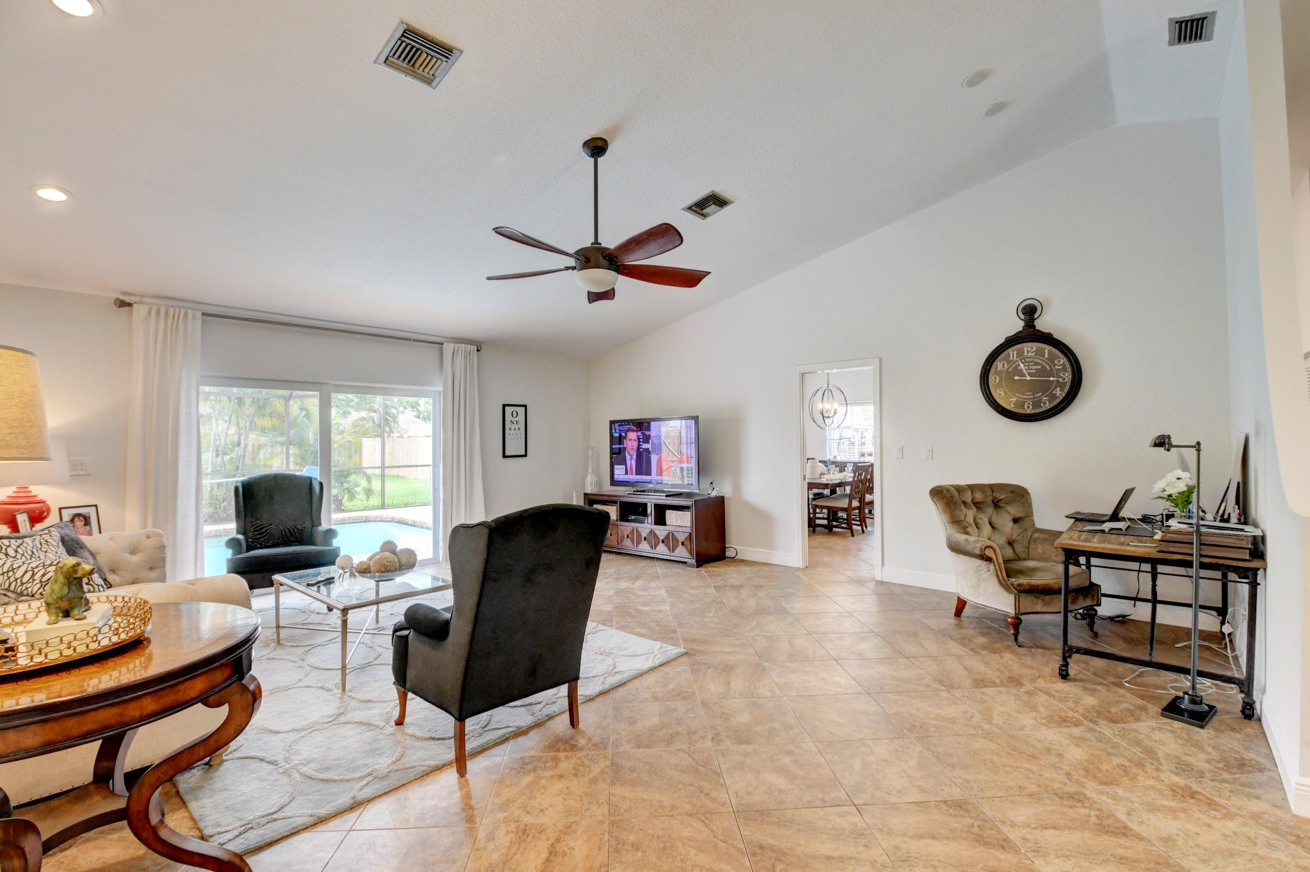 7465 San Sebastian Drive Boca Raton, FL 33433 - Photo 15 of 35 23_dsc_10001 (541)_2)_3)_4)_5)