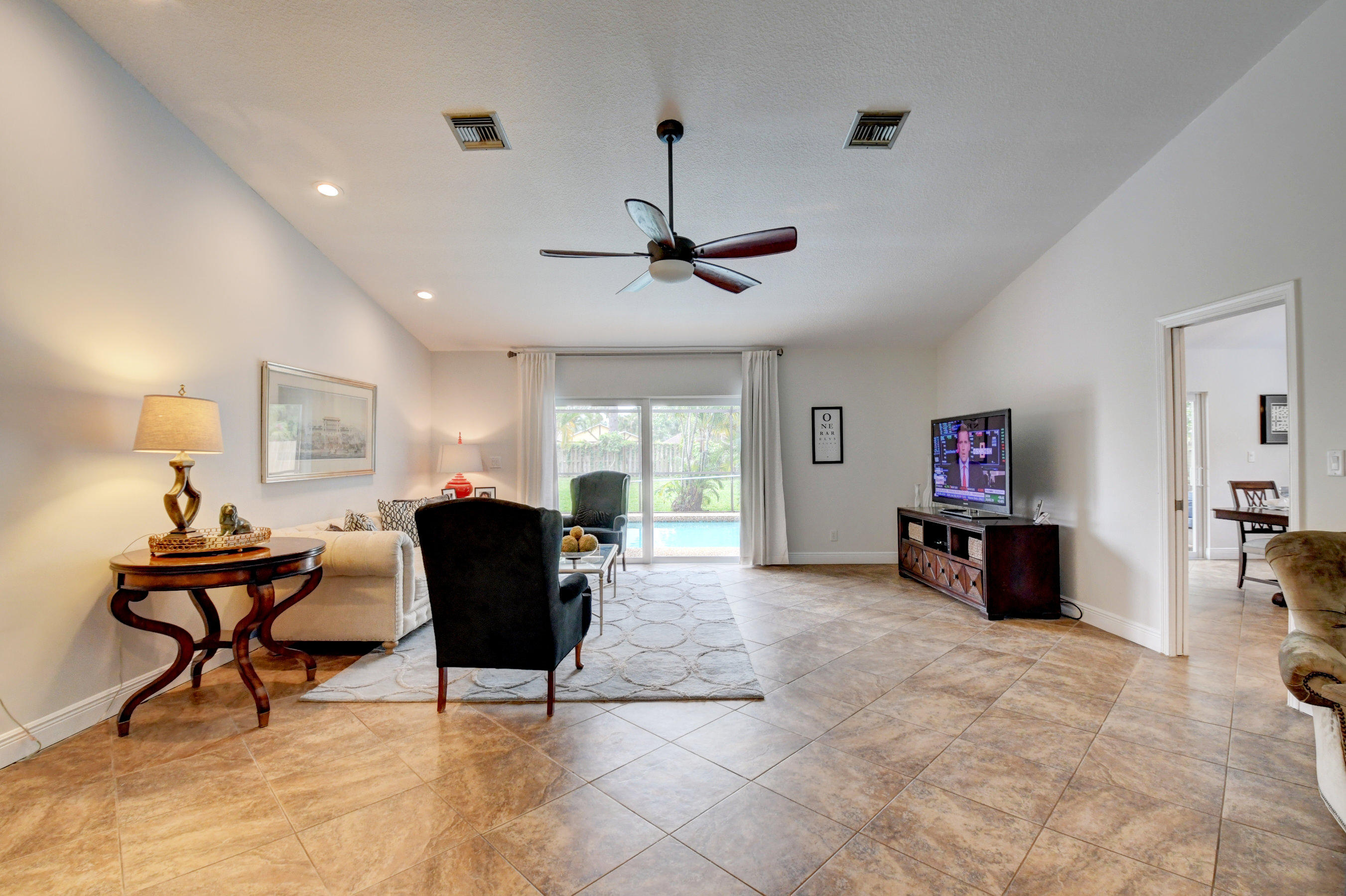7465 San Sebastian Drive Boca Raton, FL 33433 - Photo 8 of 35 22_dsc_10001 (536)_37)_38)_39)_40)
