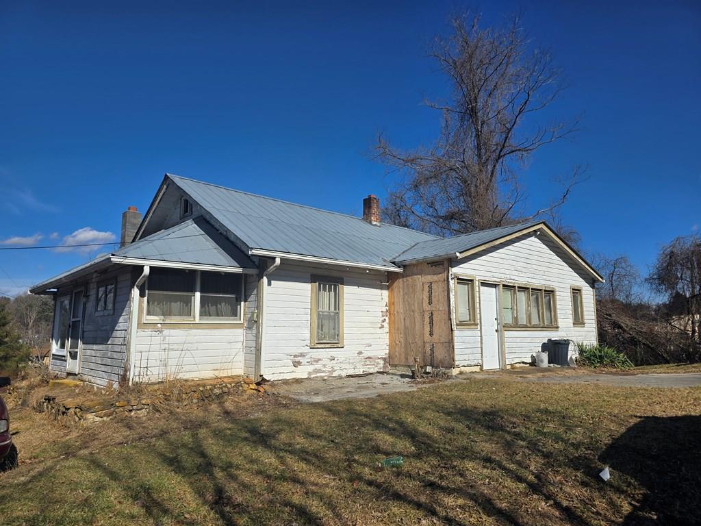 129 Petty Road Galax, VA 24333 - Photo 1 of 27 Gallery Image 1