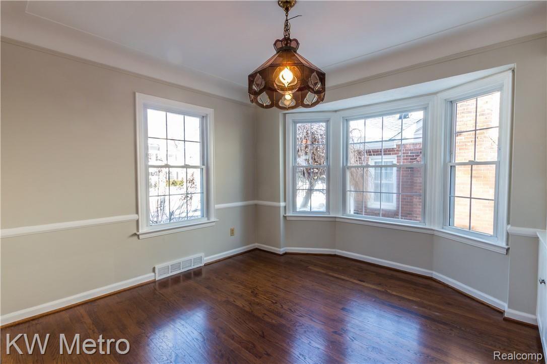 95 Maplefield Road Pleasant Ridge, MI 48069 - Photo 7 of 20 95 Maplefield-6.jpg