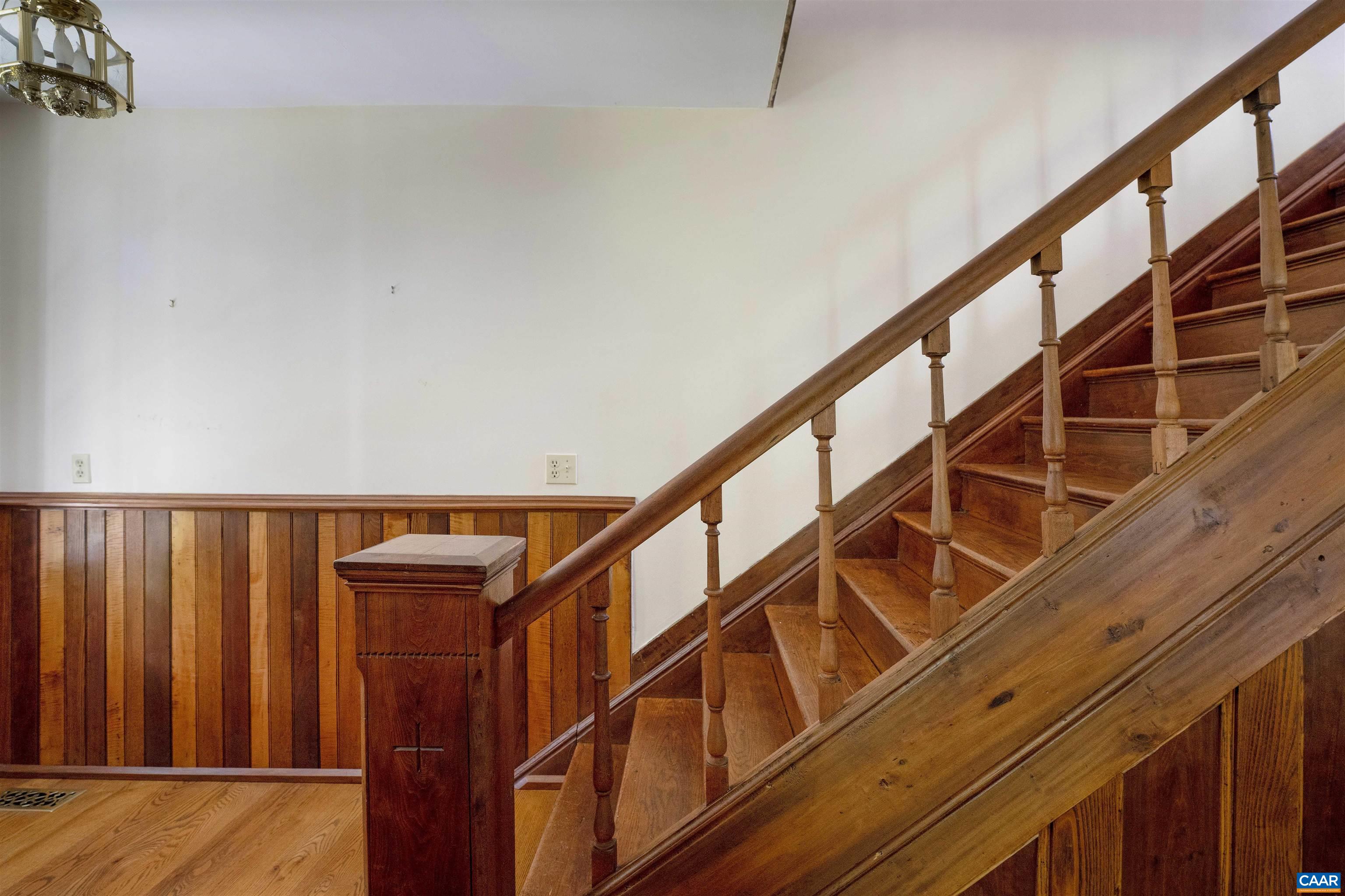 1888 Craigs Store Road Afton, VA 22920 - Photo 22 of 73 staircase with details