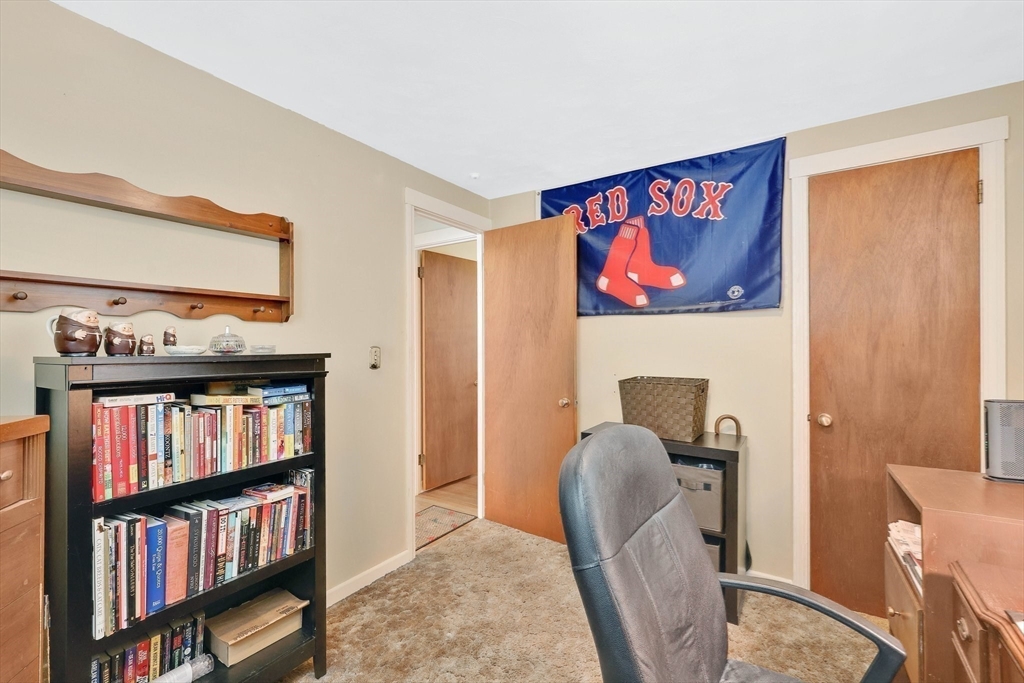 76 Regal Street Springfield, MA 01118 - Photo 21 of 38