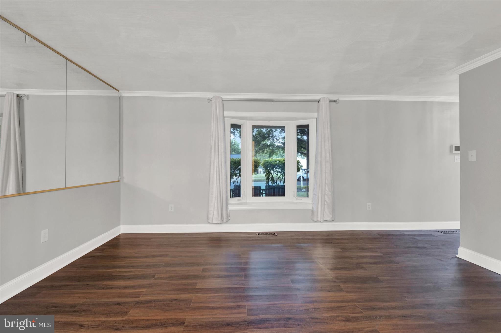 11118 Lenox Drive Upper Marlboro, MD 20774 - Photo 7 of 27 Living Room - View 2