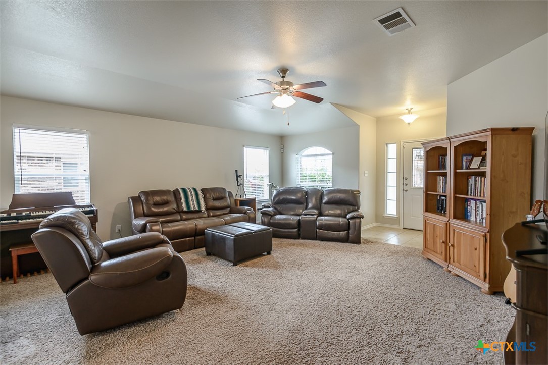 200 Splawn Ranch Drive Killeen, TX 76542 - Photo 7 of 29