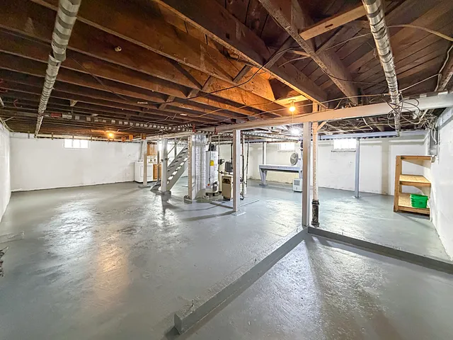 $128,000 | 327 West Garfield Street, Freeport, IL 61032