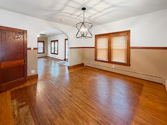 $128,000 | 327 West Garfield Street, Freeport, IL 61032